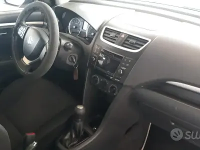 Usata Suzuki Swift 94 CV (69 kW) 2012 Nero Utilitaria