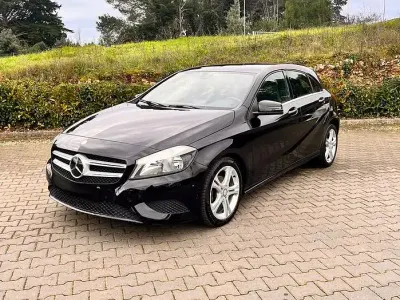 Usata Mercedes A180 109 CV (80 kW) 2013 Nero Utilitaria