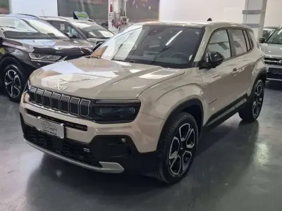 Usata Jeep Avenger Summit 101 CV (74 kW) 2024 Beige SUV