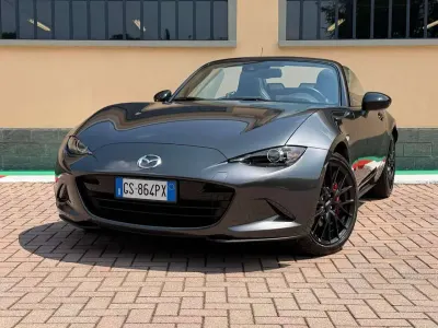 Usata Mazda MX5 Homura-Line 184 CV (135 kW) 2024 Grigio Cabrio