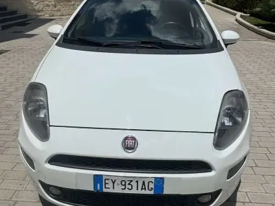 Usata Fiat Grande Punto S 69 CV (50 kW) 2012 Bianco Utilitaria