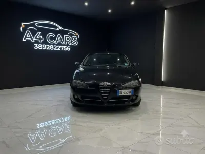 Usata Alfa Romeo 147 Progression 105 CV (77 kW) 2006 Rosso Utilitaria