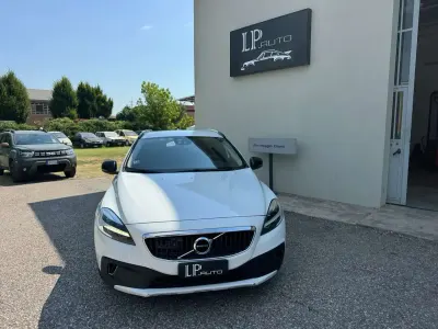 Usata Volvo V40 CC Pro 120 CV (88 kW) 2017 Bianco Station wagon