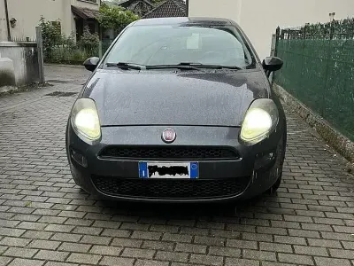 Usata Fiat Punto 69 CV (50 kW) 2012 Grigio Utilitaria