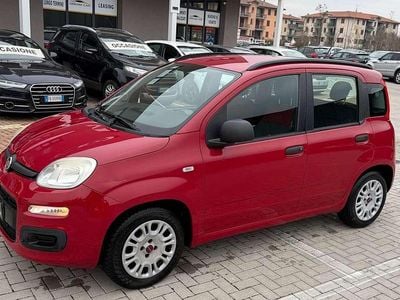 Usata Fiat Panda Lounge 69 CV (50 kW) 2013 Rosso Utilitaria