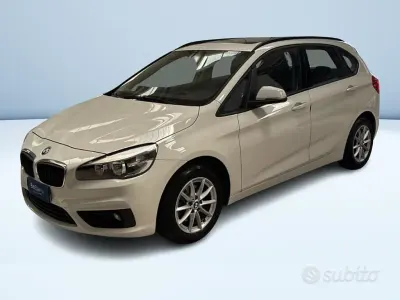 Usata BMW 218 Active Tourer Advantage 150 CV (110 kW) 2016 Bianco pastello Monovolume