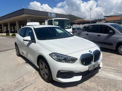 Usata BMW 116 116 CV (85 kW) 2022 Bianco Utilitaria