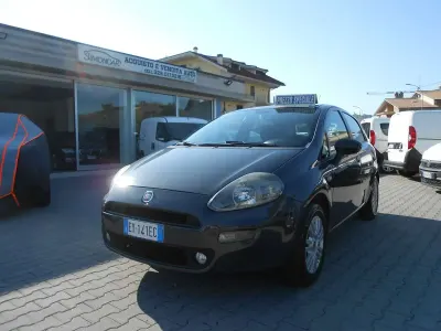 Usata Fiat Punto Lounge 77 CV (56 kW) 2014 Grigio Utilitaria