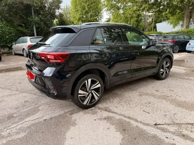 Usata VW T-Roc R-line 150 CV (110 kW) 2024 Nero SUV