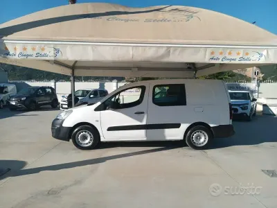 Käytetty Peugeot Partner 99 HP (72 kW) 2017 Valkoinen Tila-auto