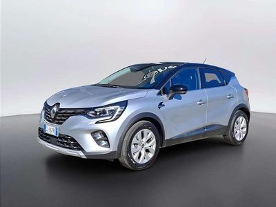 Usata Renault Captur Intens 143 CV (105 kW) 2022 Grigio chiaro SUV