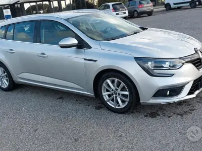 Usata Renault Mégane GrandTour 110 CV (80 kW) 2017 Grigio Station wagon