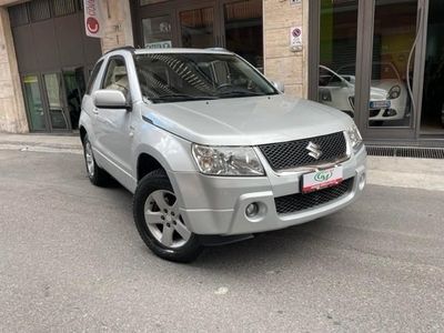 Usata Suzuki Grand Vitara 129 CV (94 kW) 2007 Argento SUV