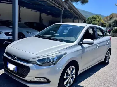 Usata Hyundai i20 Classic 82 CV (60 kW) 2017 Grigio Berlina