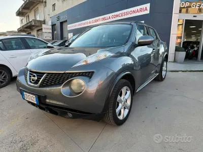 Usata Nissan Juke Tekna 110 CV (80 kW) 2011 Grigio SUV