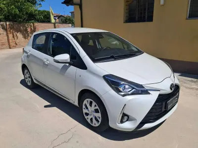 Usata Toyota Yaris Active 69 CV (50 kW) 2018 Perla Berlina