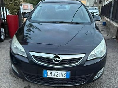 Usata Opel Astra Cosmo 110 CV (80 kW) 2012 Nero Station wagon