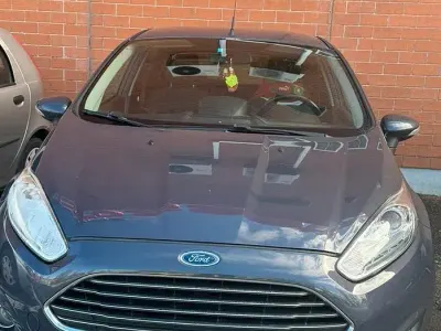 Usata Ford Fiesta 97 CV (71 kW) 2013 Bluazzurro Berlina