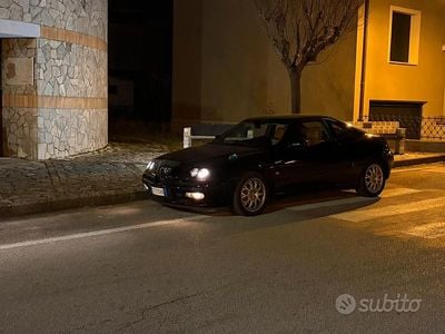 Usata Alfa Romeo GTV 218 CV (160 kW) 2001 Coupé