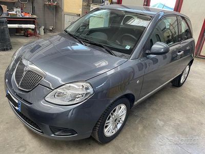 Usata Lancia Ypsilon 69 CV (50 kW) 2010 Grigio Utilitaria