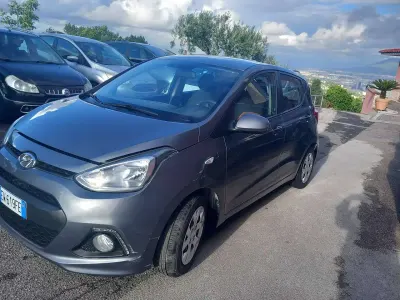 Usata Hyundai i10 Comfort 67 CV (49 kW) 2014 Grigio Utilitaria