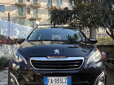 Usata Peugeot 108 Allure 82 CV (60 kW) 2015 Nero Utilitaria