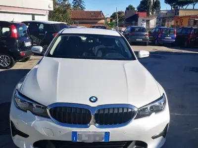 Usata BMW 330e Advantage 184 CV (135 kW) 2020 Berlina
