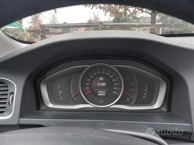Usata Volvo V60 150 CV (110 kW) 2016 Blu Station wagon