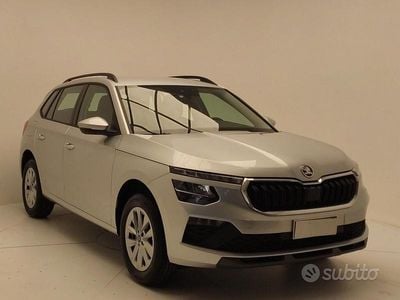 Usado Skoda Kamiq Selection 95 CV (69 kW) 2025 Gris SUV