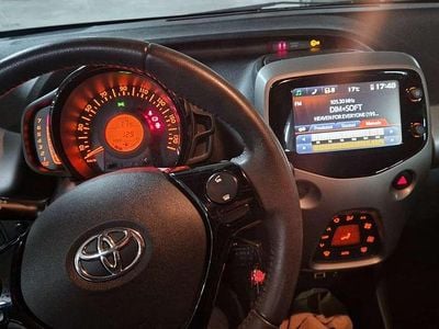 Usata Toyota Aygo X-play 68 CV (50 kW) 2015 Blu/azzurro Utilitaria