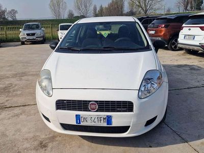 Usata Fiat Grande Punto Active 75 CV (55 kW) 2008 Bianco Utilitaria