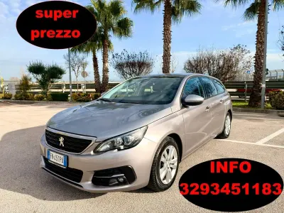 Gebraucht Peugeot 308 SW Allure 131 PS (96 kW) 2018 Silber Kombi