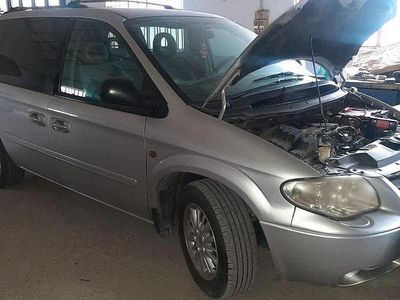 Usata Chrysler Voyager 150 CV (110 kW) 2006 Grigio Monovolume