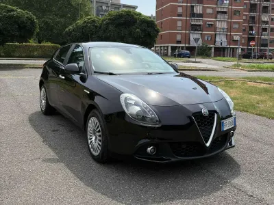 Usata Alfa Romeo Giulietta Super 120 CV (88 kW) 2018 Nero Utilitaria