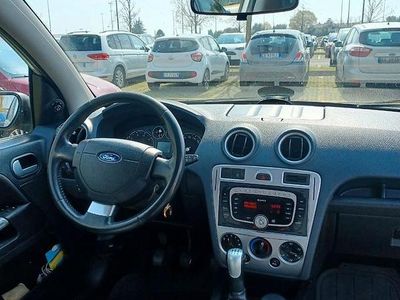 Usata Ford Fusion Titanium 80 CV (58 kW) 2009 Grigio Utilitaria