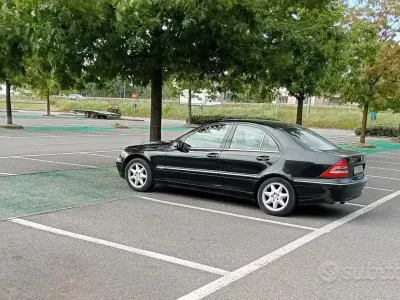 Usata Mercedes C180 129 CV (94 kW) 2003 Nero Berlina
