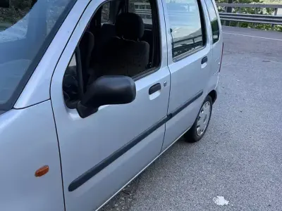 Usata Opel Agila 75 CV (55 kW) 2004 Grigio Monovolume