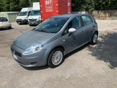 Usata Fiat Grande Punto Dynamic 75 CV (55 kW) 2006 Grigio Utilitaria