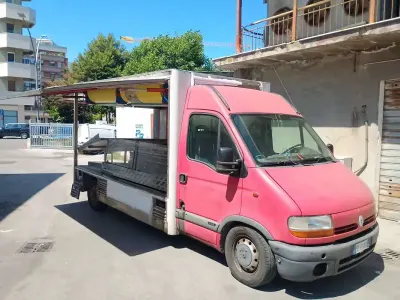 Usata Renault Master 114 CV (83 kW) 2001 Rosso Utilitaria