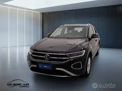 Usata VW T-Roc Style 150 CV (110 kW) 2023 Nero SUV