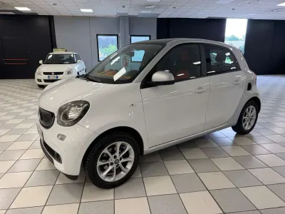 Usata Smart ForFour Passion 71 CV (52 kW) 2015 Bianco Utilitaria