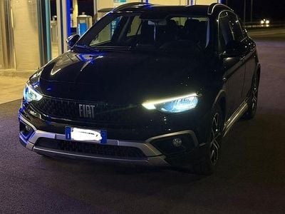Usata Fiat Tipo Cross 101 CV (74 kW) 2021 Nero Berlina