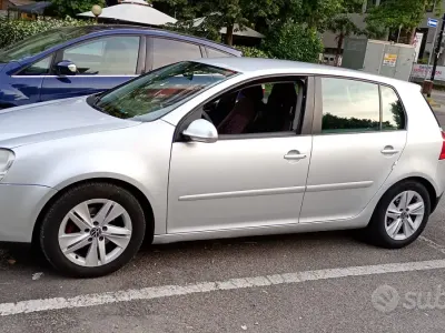 Usata VW Golf V 105 CV (77 kW) 2005 Grigio Utilitaria