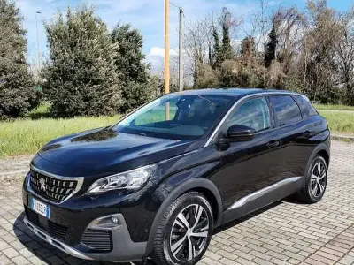 Usata Peugeot 3008 Allure 120 CV (88 kW) 2017 SUV
