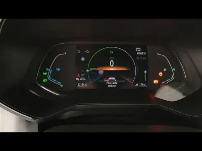 Usata Renault Clio Techno 145 CV (106 kW) 2023 Arancione Utilitaria