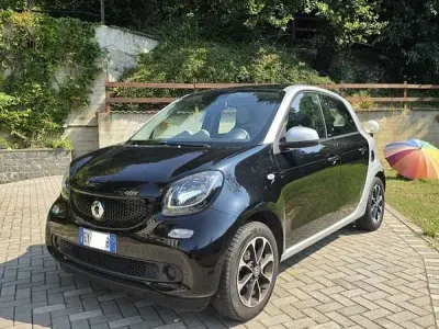 Usata Smart ForFour Passion 71 CV (52 kW) 2015 Nero Utilitaria