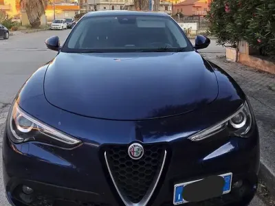 Usata Alfa Romeo Stelvio 179 CV (131 kW) 2017 Blu SUV