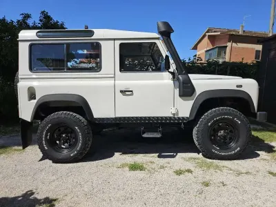 Usata Land Rover Defender 122 CV (89 kW) 2000 Station wagon