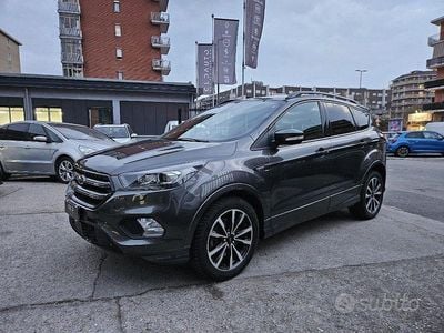 Usata Ford Kuga ST 120 CV (88 kW) 2019 Grigio SUV