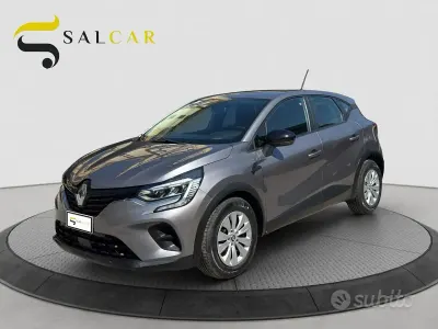 Usata Renault Captur Intens 95 CV (69 kW) 2021 Grigio SUV